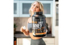 Engel Nutrition Finest Whey Protein - 1000g Dose -Heimfitnessgeschäft lifestyle frau 1500x1500px
