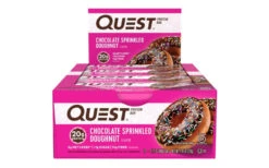 Quest Nutrition Quest Bar - 12 X 60g Riegel -Heimfitnessgeschäft quest kiste chocolate sprinkled doughnut min